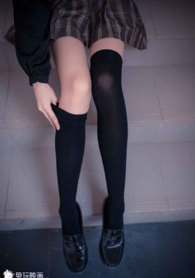 《老师请抱我》